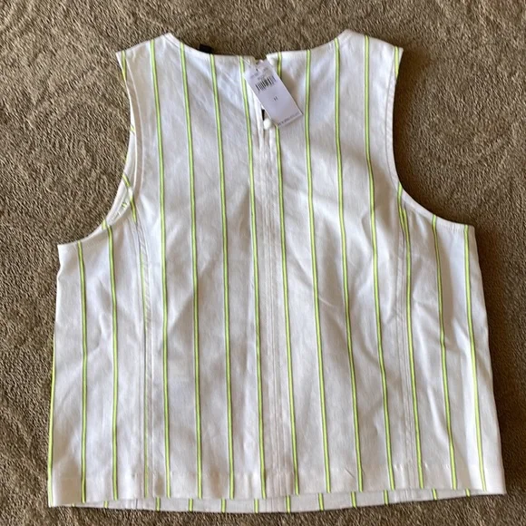 Banana Republic summer, sleeveless top. Brand new with original tags. - Picture 5 of 6